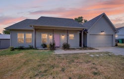 1007 Rebekah Drive, Seven Points, TX 75143
