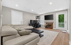 7 Thoreau Ct, Natick, MA 01760