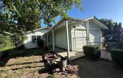 547 Van Wey Circle, Eagle Point, OR 97524