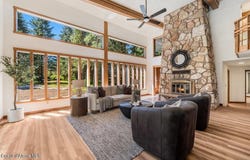 8473 E Apache Trl, Athol, ID 83801