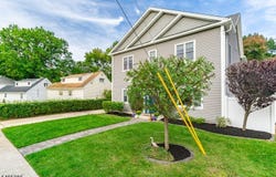 27 Marshall Pl, Sayreville Boro, NJ 08872-1045