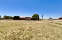 1313 State Hwy 194, Plainview, TX 79072