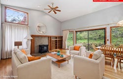 2983 TIMBERLINE Dr, Eugene, OR 97405