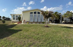 15 CASTLE DR, NOKOMIS, FL 34275