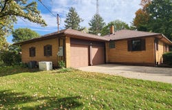 206 Palmyra Road, Dixon, IL 61021