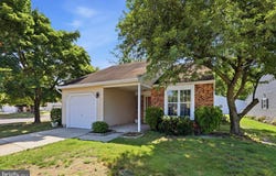 2 EMORY Lane, MOUNT LAUREL, NJ 08054