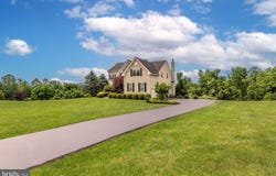 38 MUSIC MOUNTAIN Boulevard, LAMBERTVILLE, NJ 08530