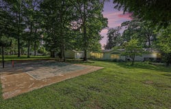 215 Wickenham Drive, Spring Arbor, MI 49283