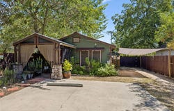 734 Neches St, Lockhart, TX 78644