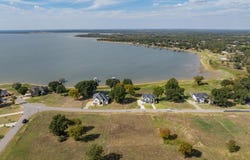 32 Shoreline Drive, Mabank, TX 75143