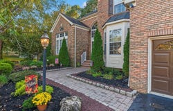 5 Black Oak Court, Monroe, NJ 08831