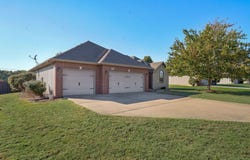 6101 N 19th Avenue, Ozark, MO 65721