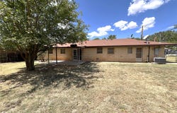 410 N Rosalee, Henrietta, TX 76365