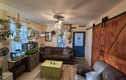 904 E Macon Street, Clinton, IL 61727