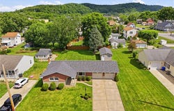 306 Pine St, Zelienople, PA 16063