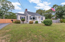7 Queens Bay Lane, Buzzards Bay, MA 02532