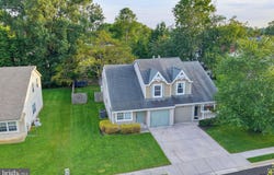 19 HEATHERFIELD Way, DOVER, DE 19904