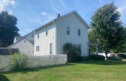 113 E 3rd Street, Auburn, IN 46706-1843