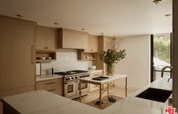 211 S Spalding Dr, Beverly Hills, CA 90212