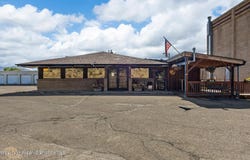Wingnutz Bar & Grill, Rifle, CO 81650