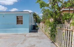 141 E 16th St, Hialeah, FL 33010