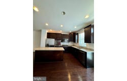 22885 EILEEN Square, STERLING, VA 20166