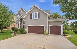9623 Falcon Valley Dr, Lenexa, KS 66220