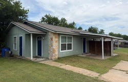 512 Lenora Dr, Taylor, TX 76574