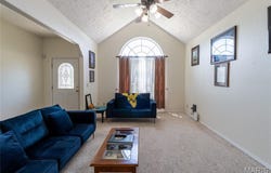 295 Carmel Valley Way, St Robert, MO 65584