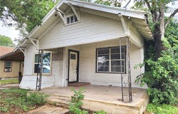 123 E Davis Street, Luling, TX 78648