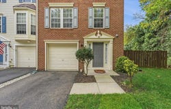 22 KINGSBRIDGE CT., WARRENTON, VA 20186