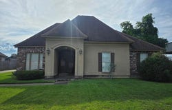 202 Allan Dr, Baton Rouge, LA 70815