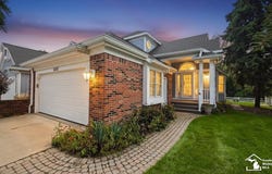 204 Meadowlands Court, Monroe, MI 48161