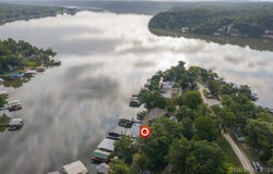 801 Applewood Drive, Edwards, MO 65326