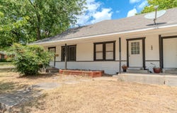 1406 Sycamore Street, Commerce, TX 75428