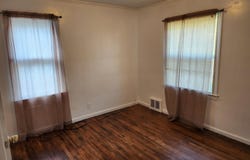 19212 Kingsville Street, Harper Woods, MI 48225