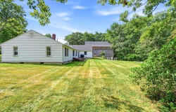 16 E Neck Road, Nobleboro, ME 04555