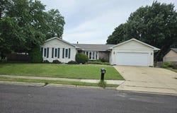 301 MAPLE PARK Drive, Pekin, IL 61554