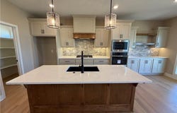 524 Skyview Lane, Liberty, MO 64068