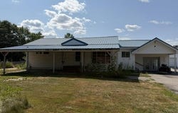 62 Milton Road, Rochester, NH 03868