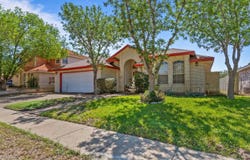1605 Sherwood Dr, Laredo, TX 78045
