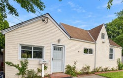 302 McCall Avenue, West Islip, NY 11795
