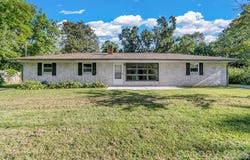 25 Hickory Tree Road, Asheville, NC 28805