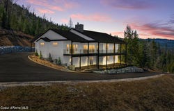 52 Hoof Run, Cocolalla, ID 83813