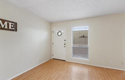 6718 Silvermine Dr, Austin, TX 78736