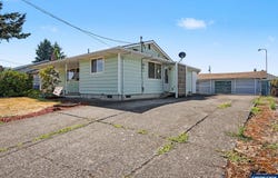 80 Berry St, Lebanon, OR 97355