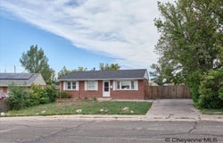 956 HILLCREST RD, Cheyenne, WY 82001