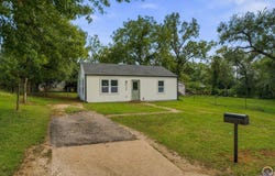 3308 SE Girard ST, Topeka, KS 66605