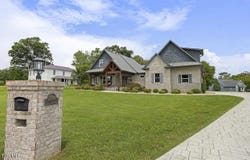 2704 River Island Boulevard, Kodak, TN 37764