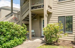 1922 LAKE ISLE Dr, Eugene, OR 97401
